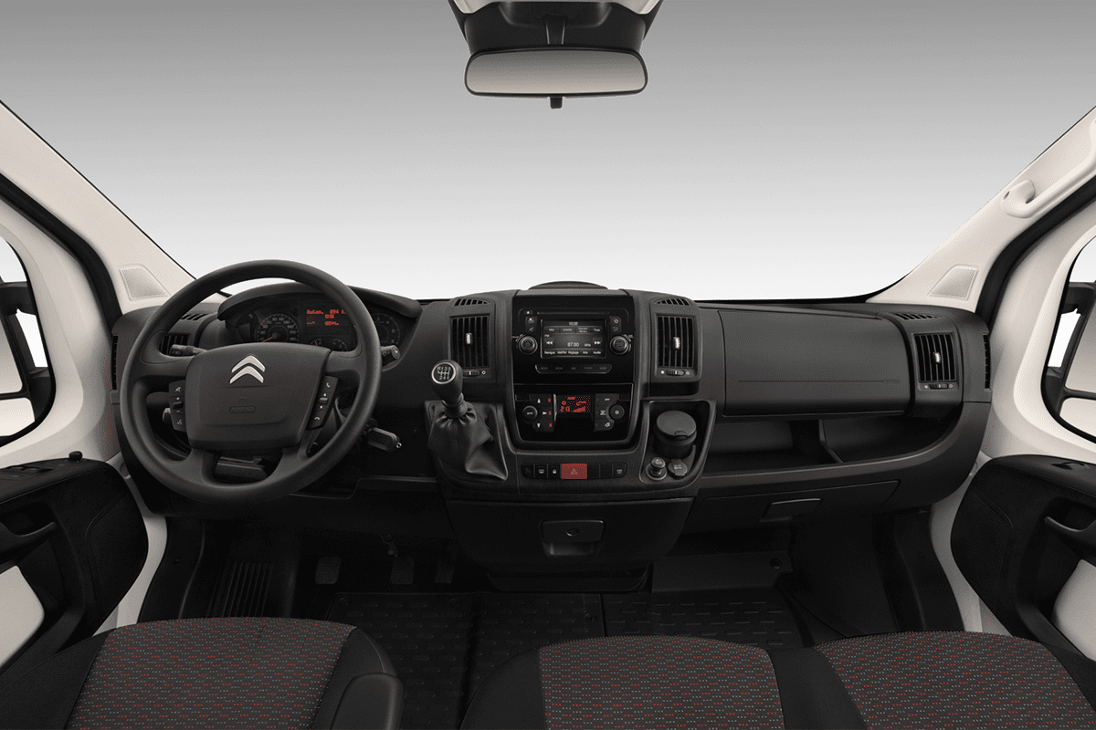 Armaturenbrett eines Citroen Jumper Kombi