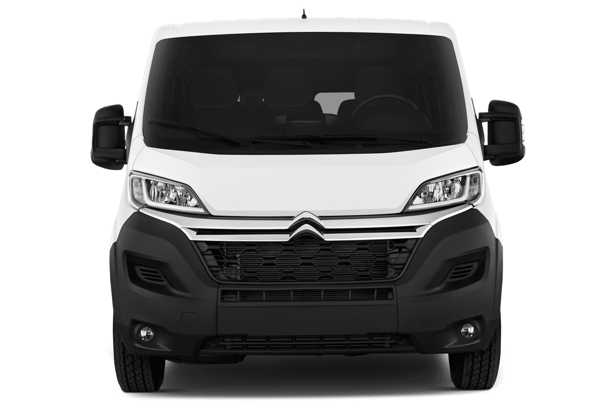 Frontansicht eines Citroen Jumper Kombi, freigestellt