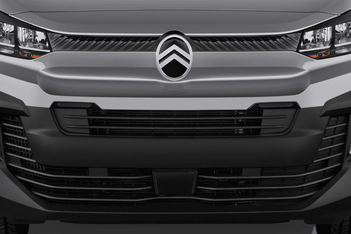 Kühlergrill eines Citroen Jumpy Kastenwagen