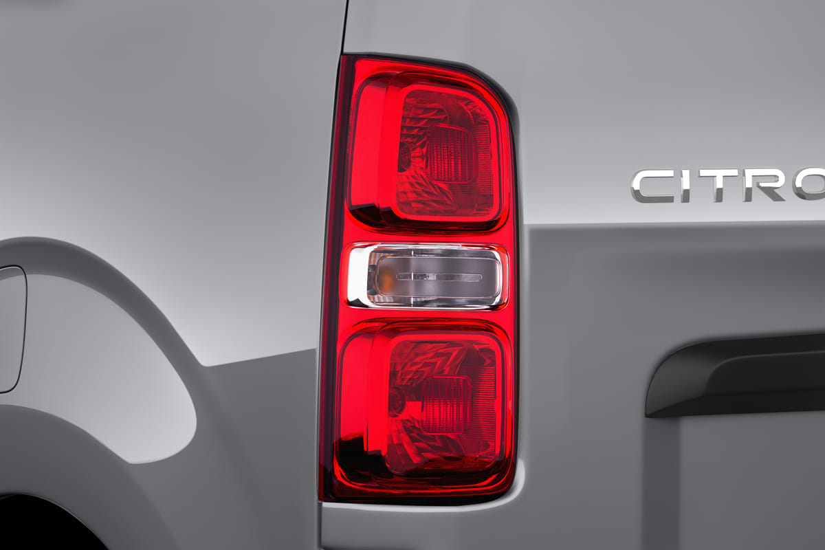 Heckleuchten eines Citroen Jumpy Kastenwagen