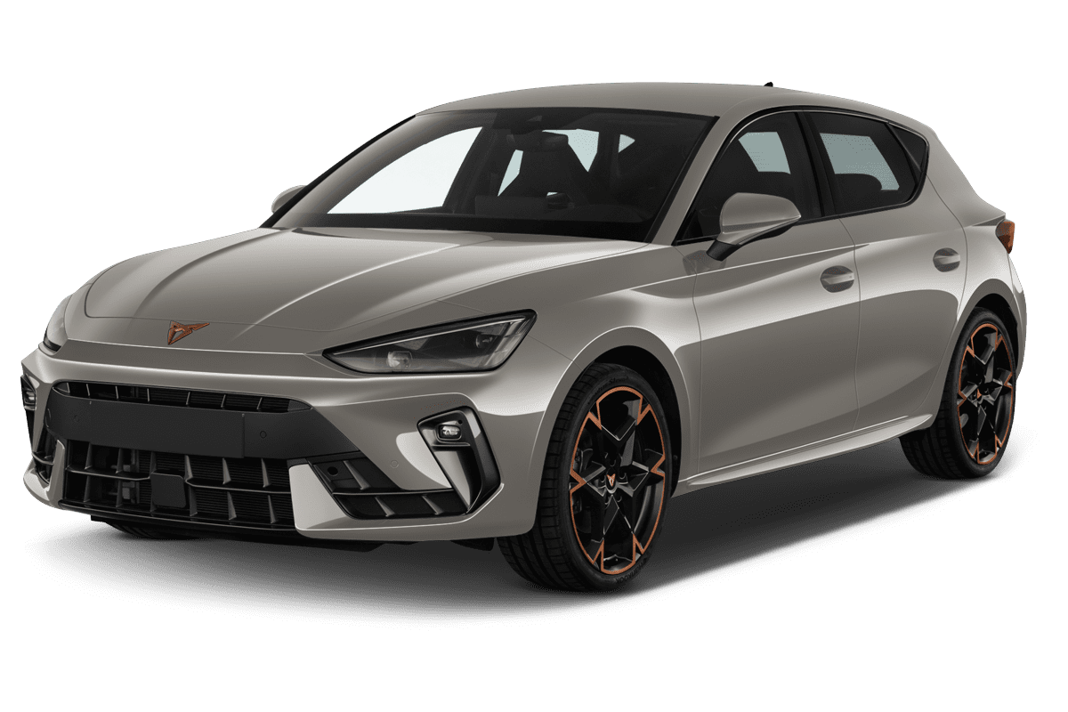 Schräge Frontansicht eines CUPRA Leon, freigestellt