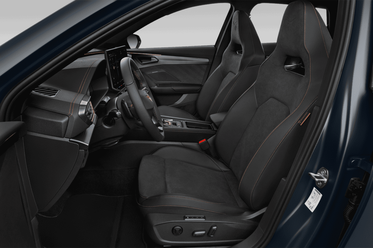 Vordersitze eines Cupra Leon VZ