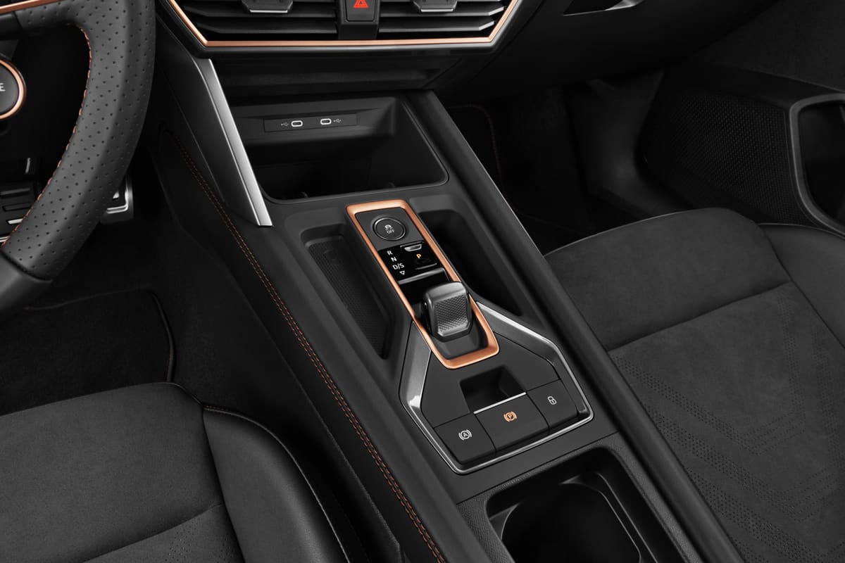 Schaltknüppel eines Cupra Leon VZ