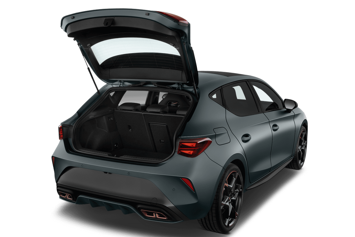 Kofferraum eines Cupra Leon Plug-In-Hybrid (KI-generiert)