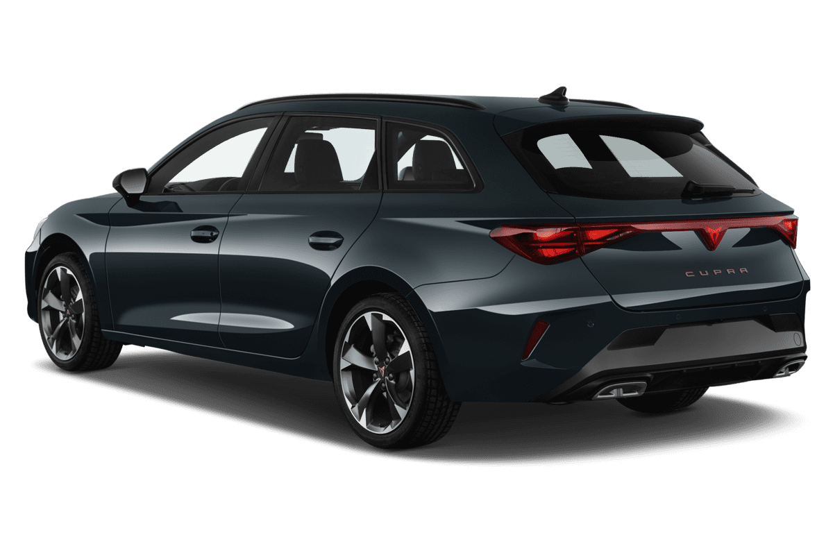 Schräge Heckansicht eines Cupra Leon ST, freigestellt