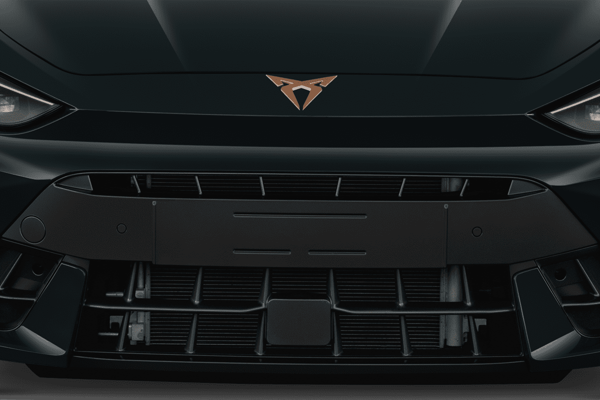 Kühlergrill eines Seat Leon ST Plug-in-Hybrid