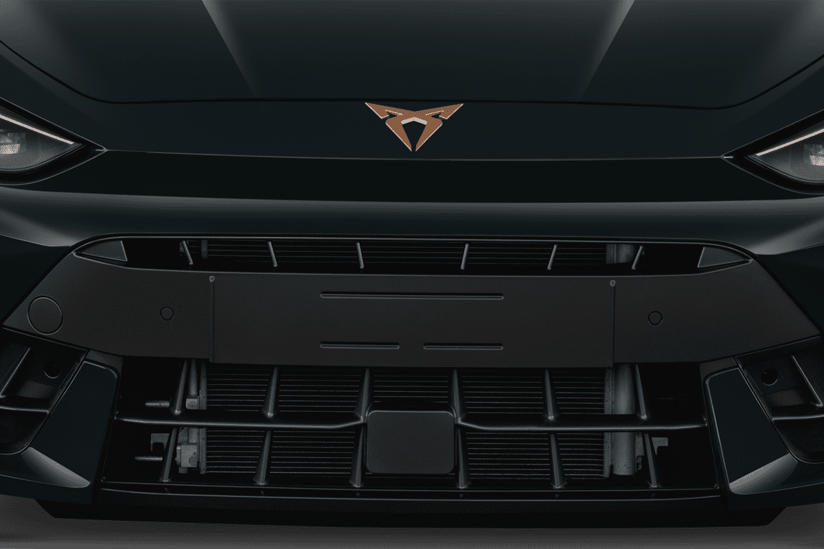 Kühlergrill eines Cupra Leon ST Plug-In-Hybrid