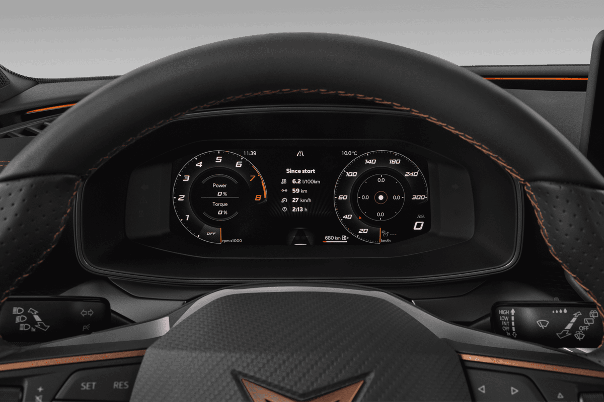 Kombiinstrument eines Cupra Leon ST Plug-In-Hybrid