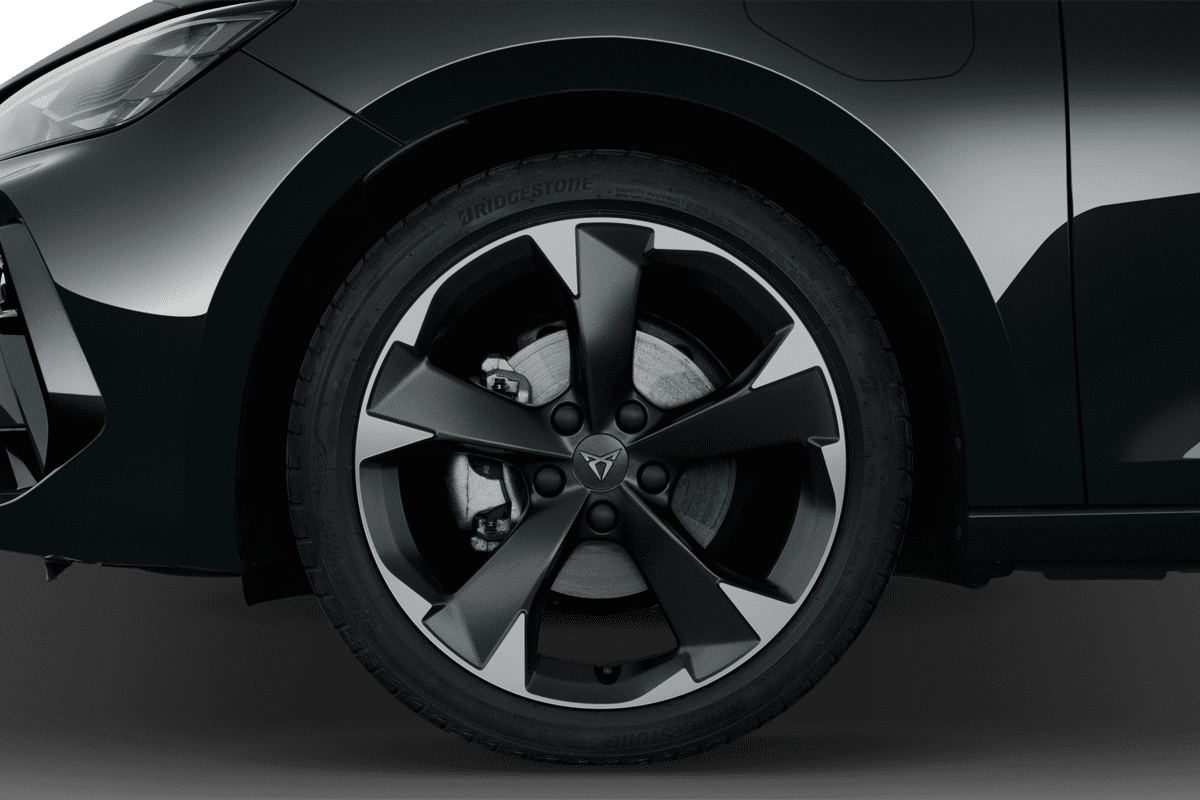 Radkappe oder Felge eines Cupra Leon ST Plug-In-Hybrid