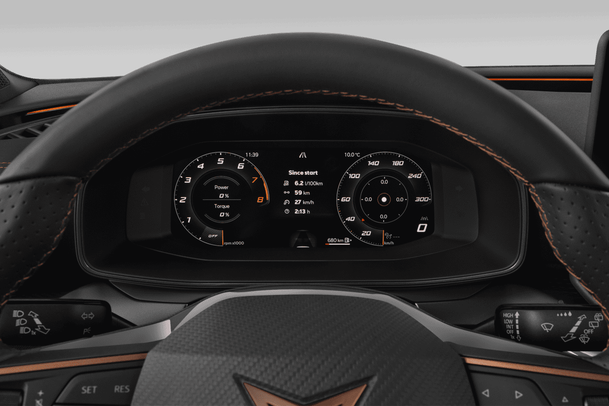 Kombiinstrument eines Cupra Leon ST Plug-In-Hybrid