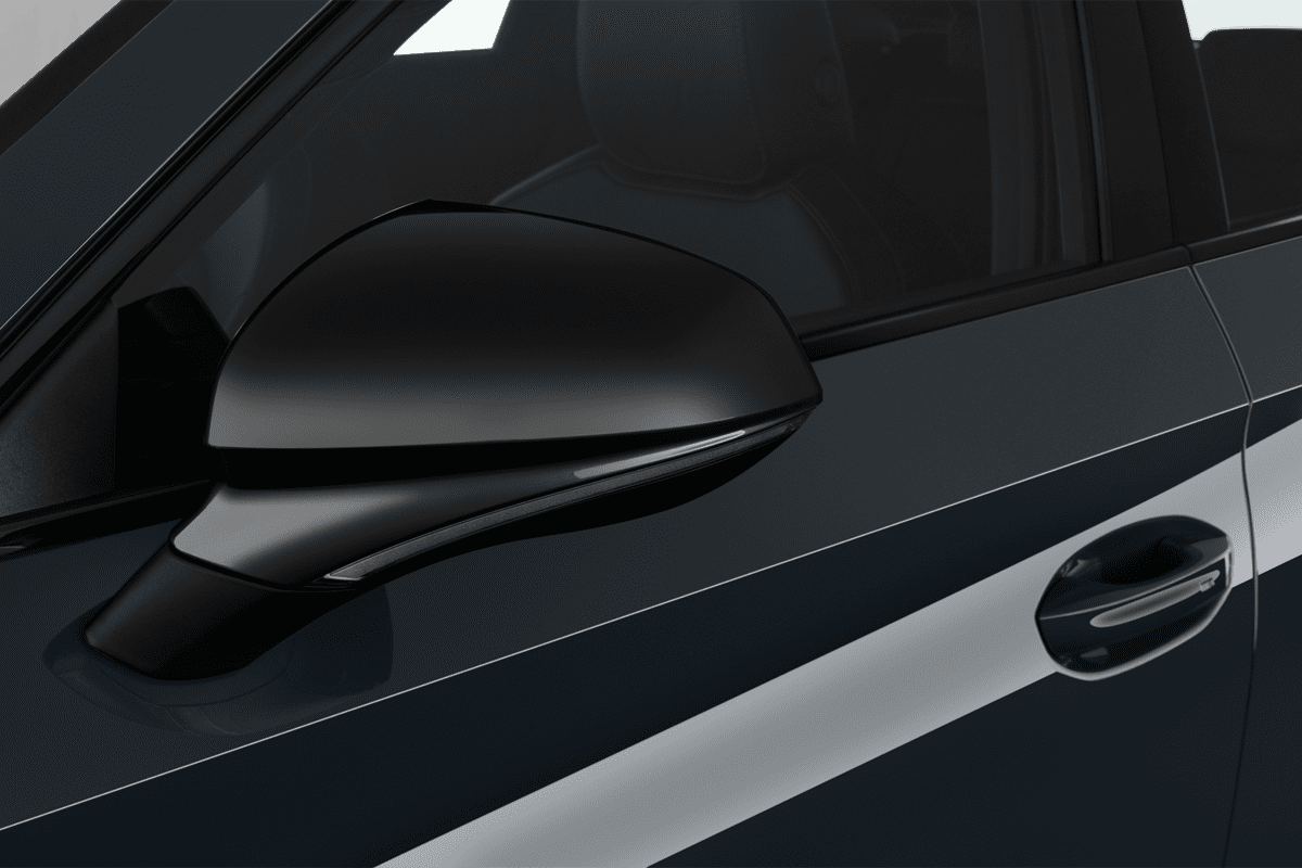 Rückspiegel eines Cupra Leon ST Plug-In-Hybrid