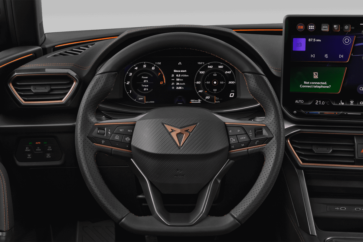 Lenkrad eines Cupra Leon ST Plug-In-Hybrid