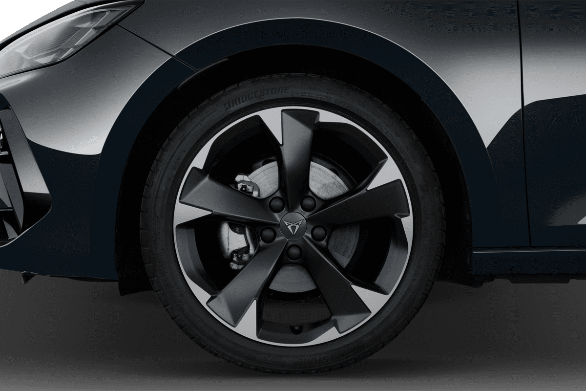 Radkappe oder Felge eines Cupra Leon ST Plug-In-Hybrid