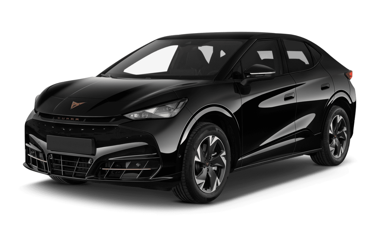 Schräge Frontansicht eines Cupra Tavascan , freigestellt