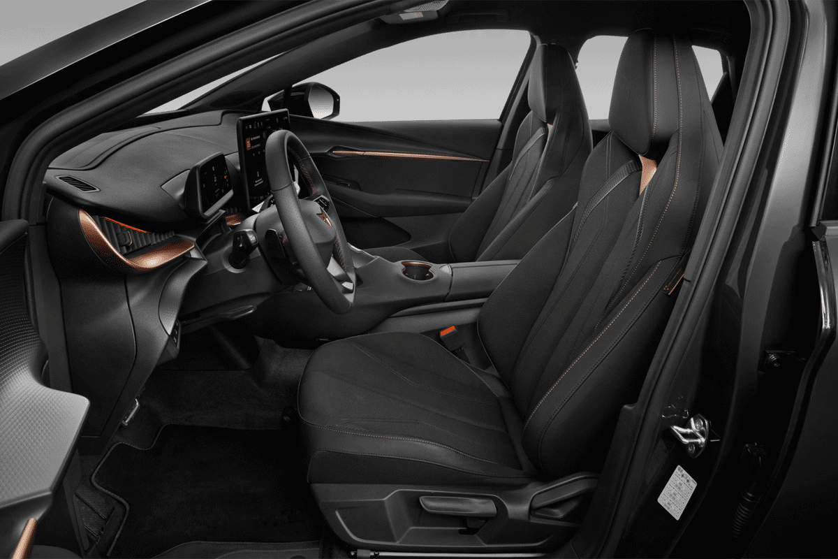 Vordersitze eines Cupra Tavascan