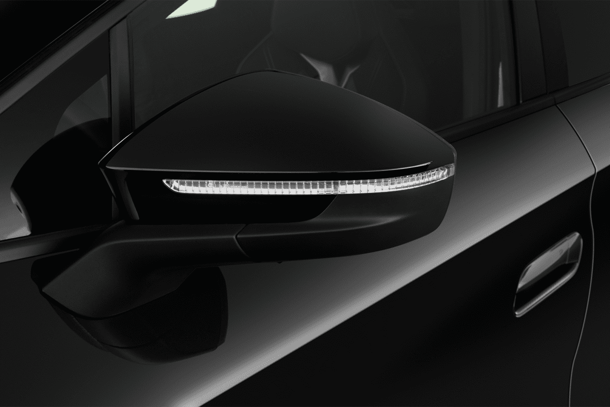 Rückspiegel eines Cupra Tavascan