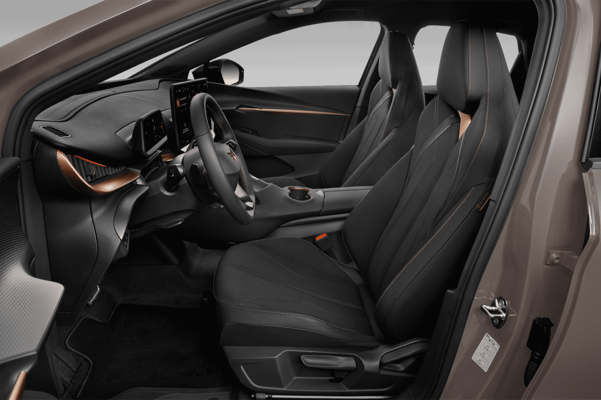 Vordersitze eines Cupra Tavascan (neues Modell)