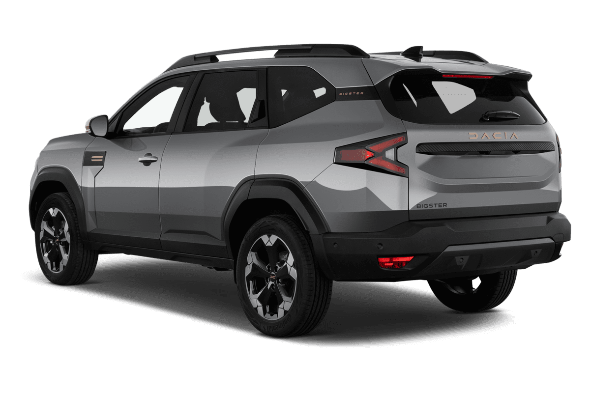 Schräge Heckansicht eines Dacia Bigster Hybrid , freigestellt