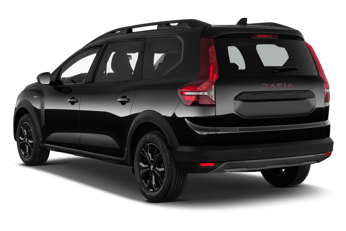 Schräge Heckansicht eines Dacia Jogger, freigestellt