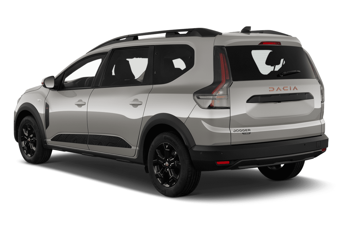 Schräge Heckansicht eines Dacia Jogger (neues Modell), freigestellt