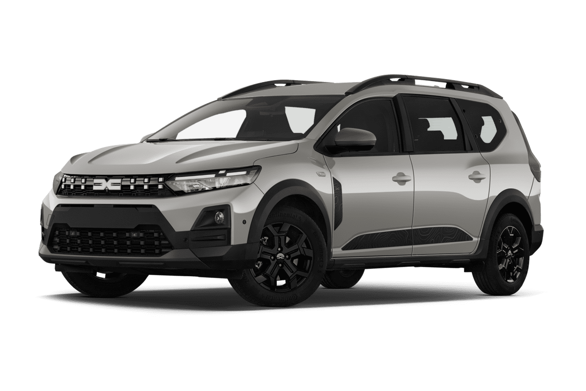 Tiefe, schräge Heckansicht eines Dacia Jogger (neues Modell), freigestellt