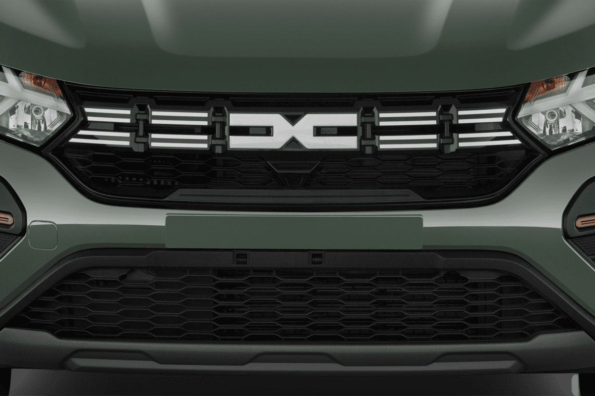 Kühlergrill eines Dacia Jogger Hybrid