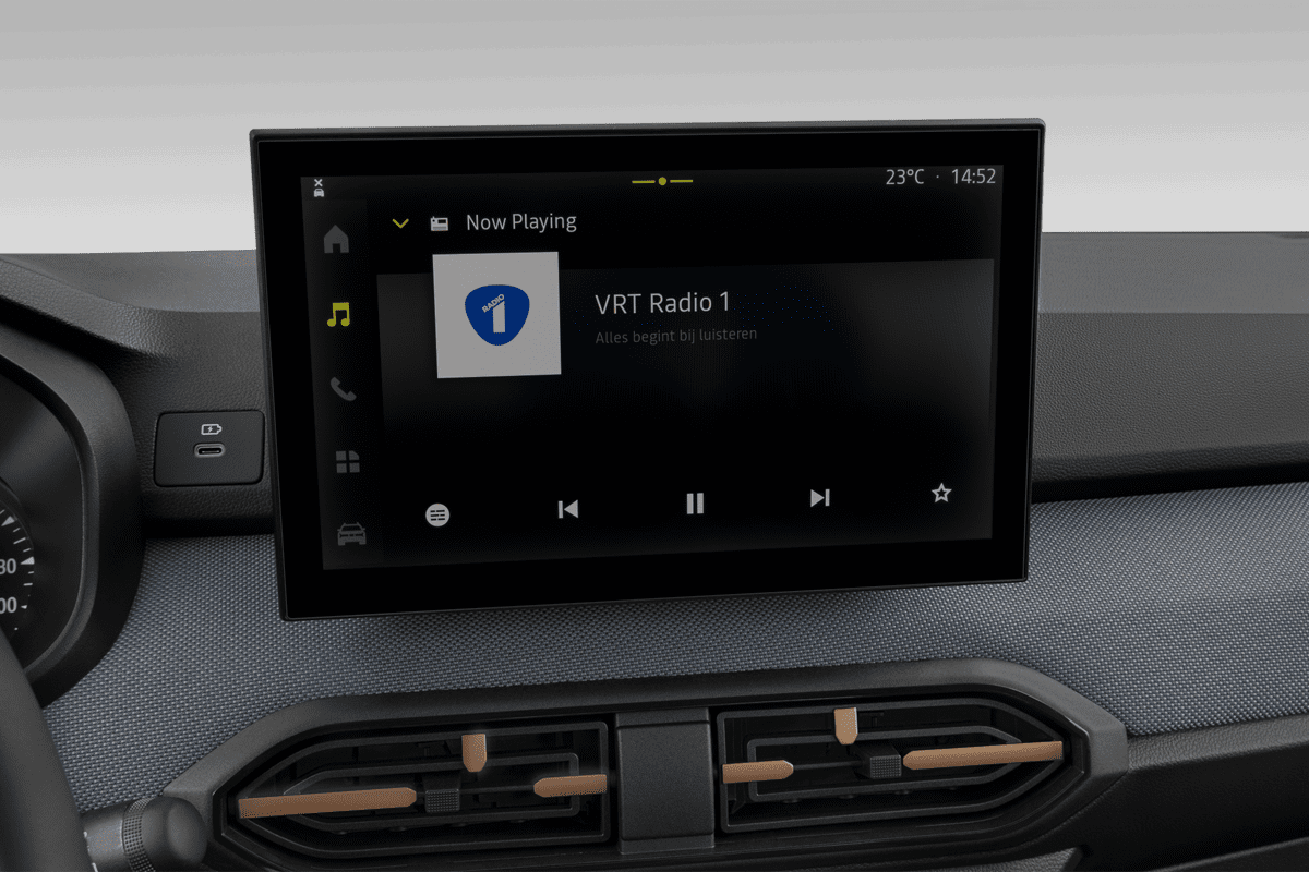 Audiosystem eines Dacia Sandero Stepway (KI-generiert)