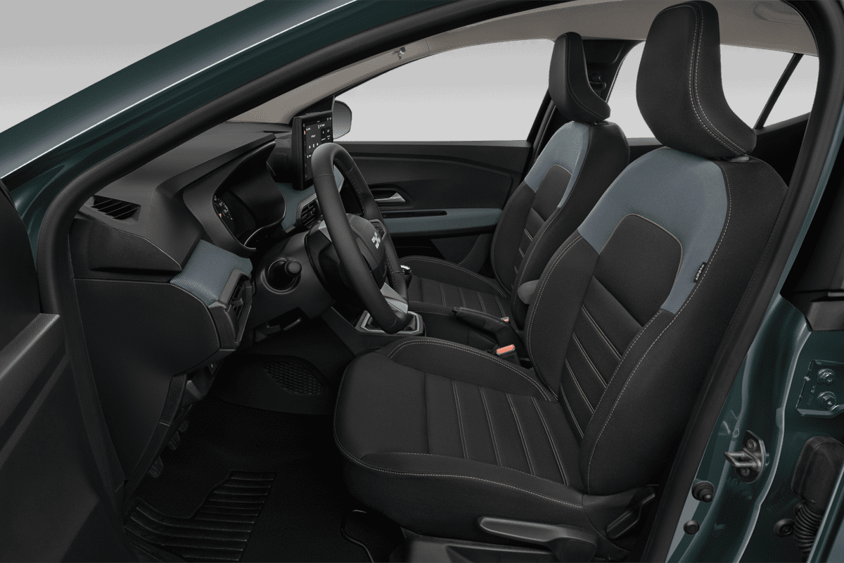 Vordersitze eines Dacia Sandero Stepway (KI-generiert)