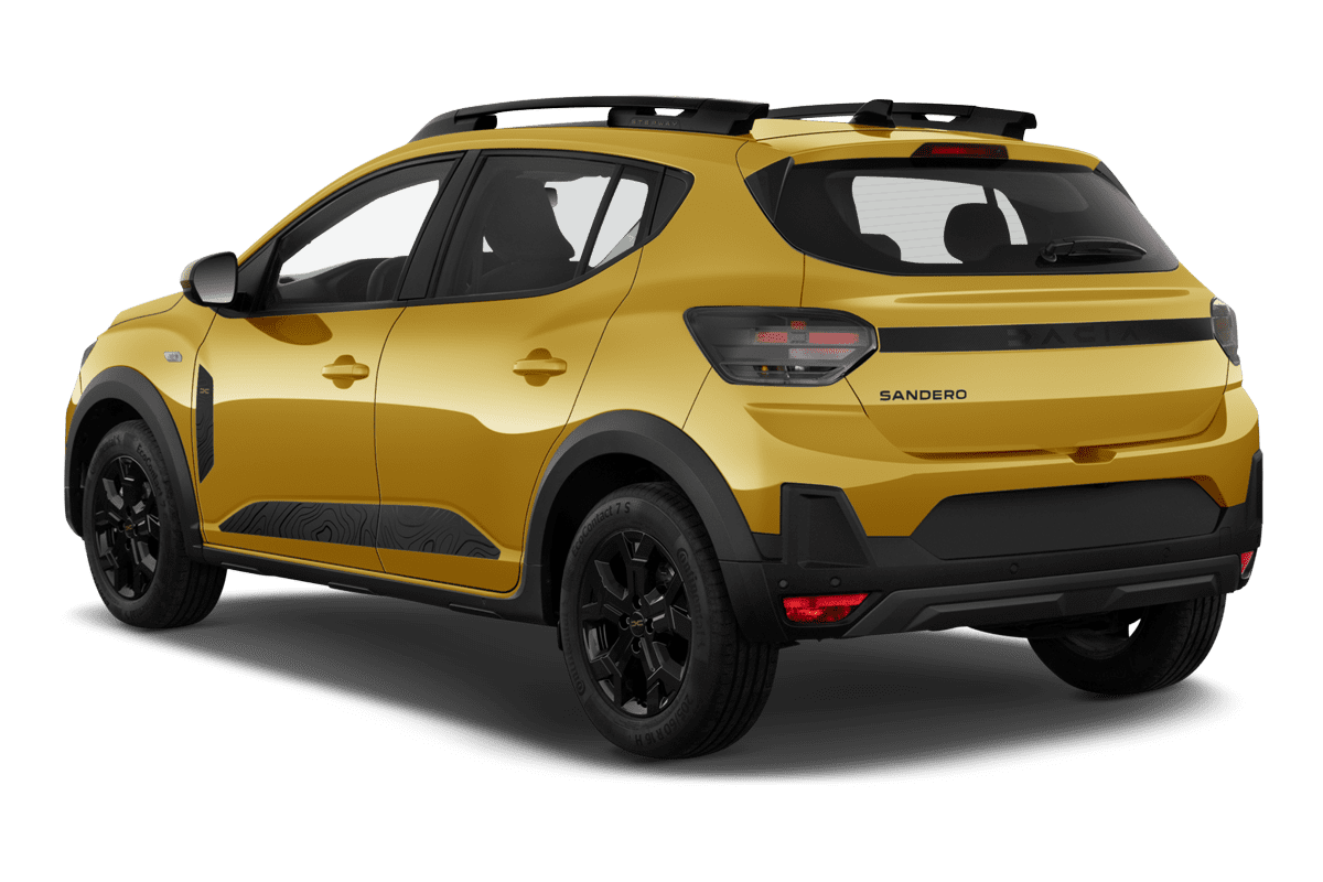 Schräge Heckansicht eines Dacia Sandero Stepway (neues Modell), freigestellt