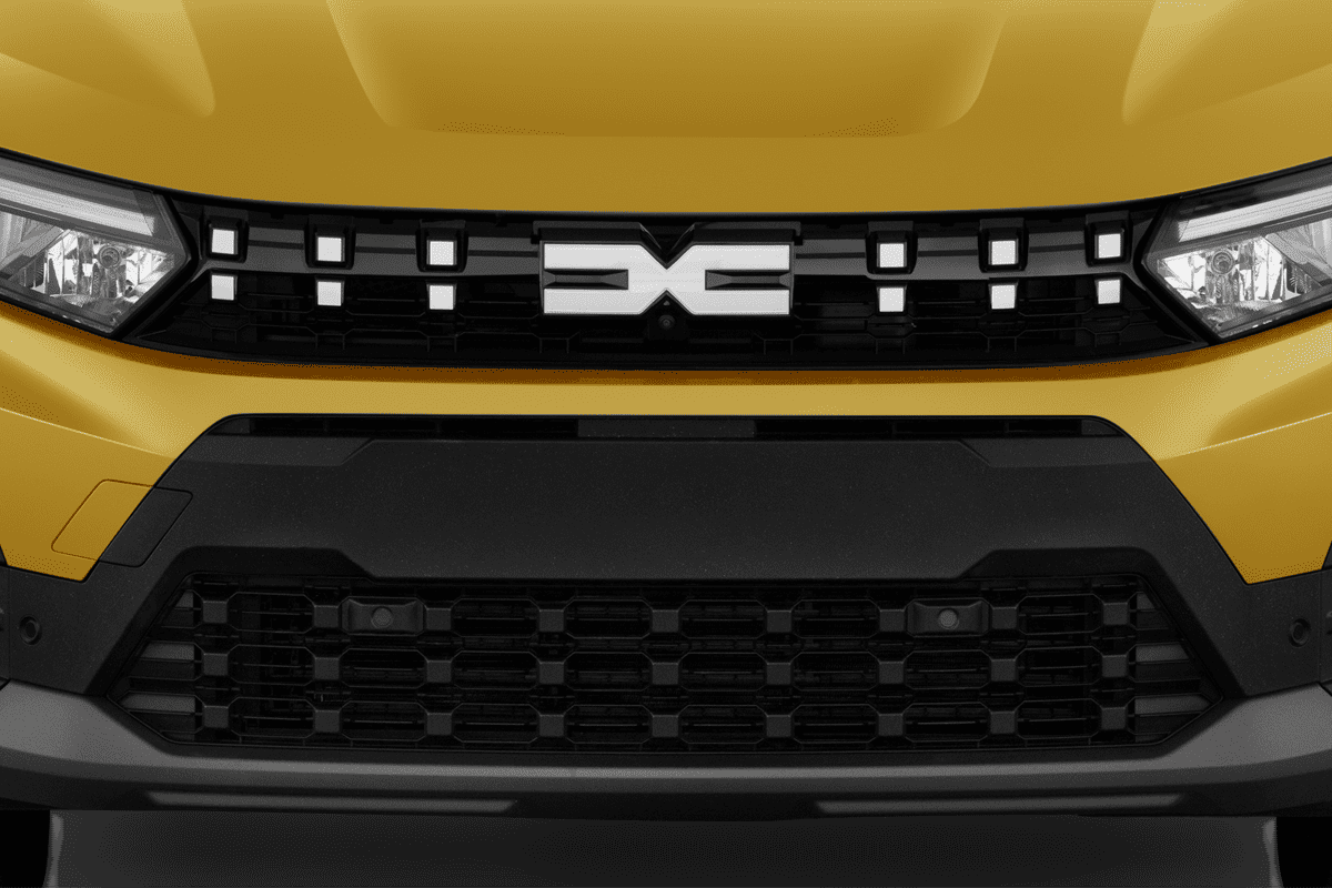 Kühlergrill eines Dacia Sandero Stepway (neues Modell)
