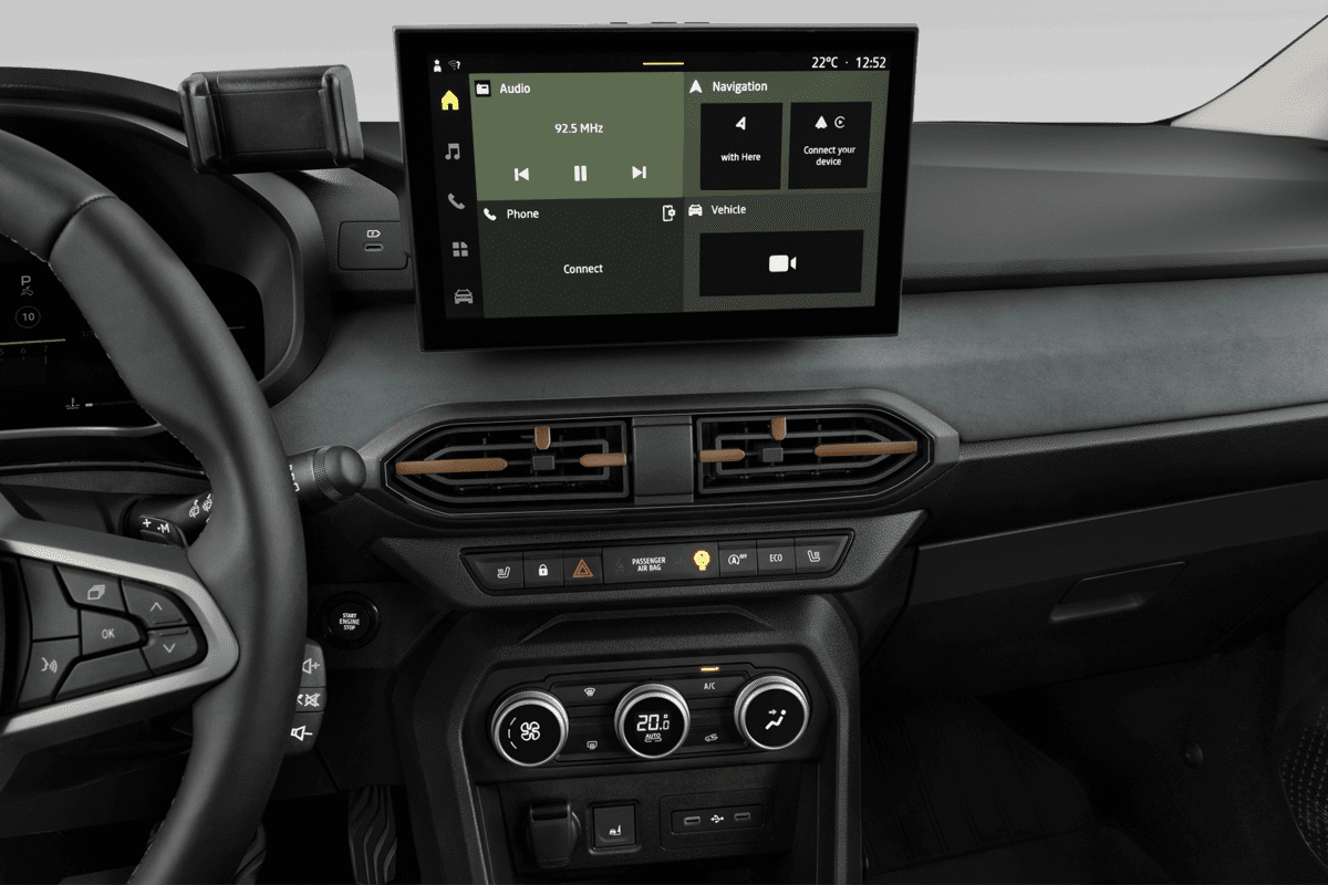 Mittelkonsole eines Dacia Sandero Stepway (neues Modell)