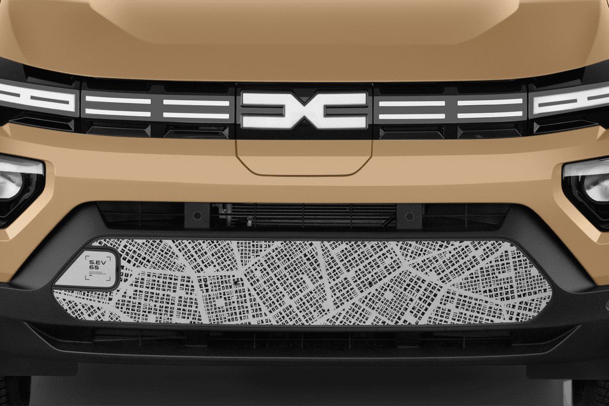 Kühlergrill eines Dacia Spring