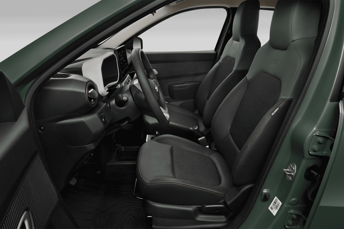 Vordersitze eines Dacia Spring
