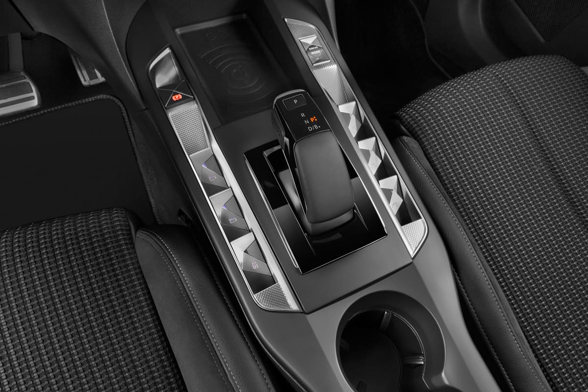 Schaltknüppel eines DS 3 E-Tense