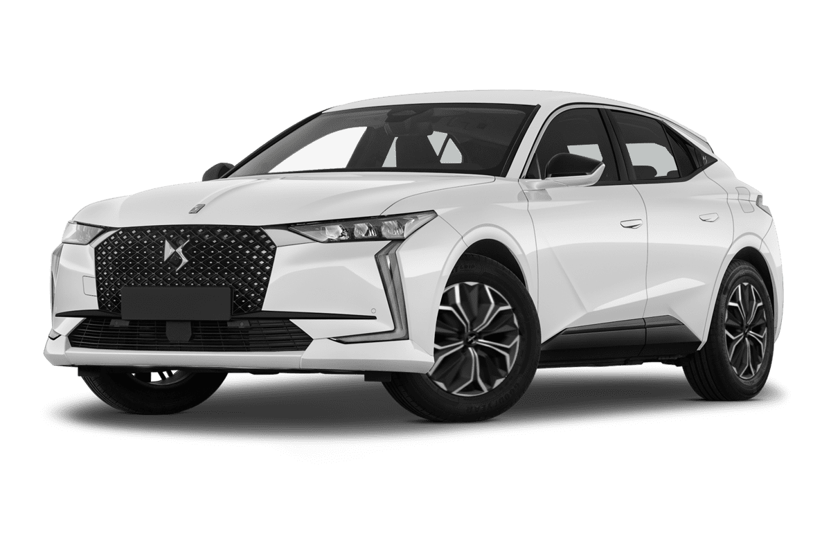 Tiefe, schräge Heckansicht eines DS 4, freigestellt