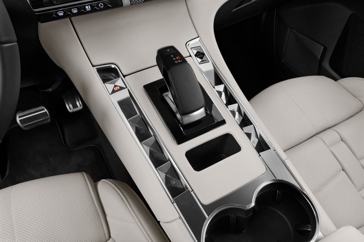 Schaltknüppel eines DS 7 E-Tense 