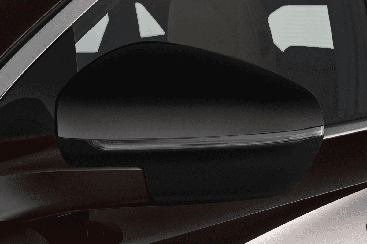 Rückspiegel eines DS 7 Crossback