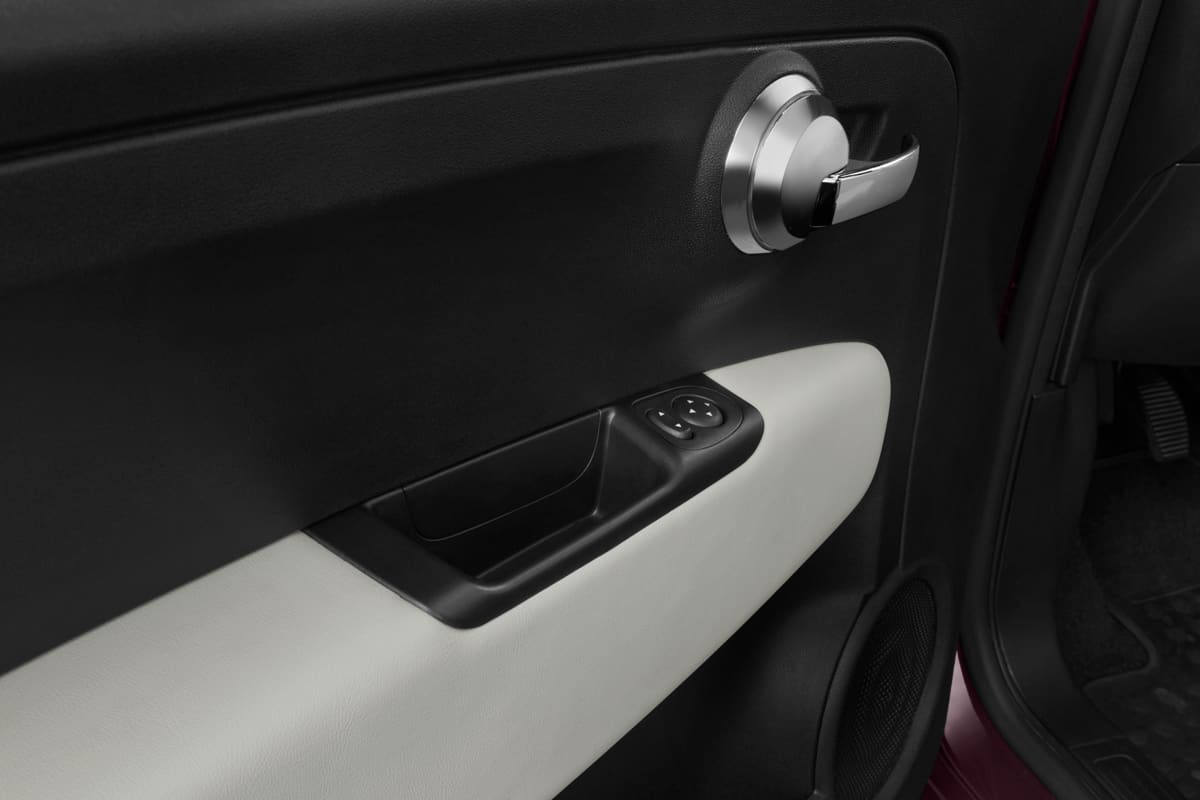 Türsteuerung eines Fiat 500 Dolcevita
