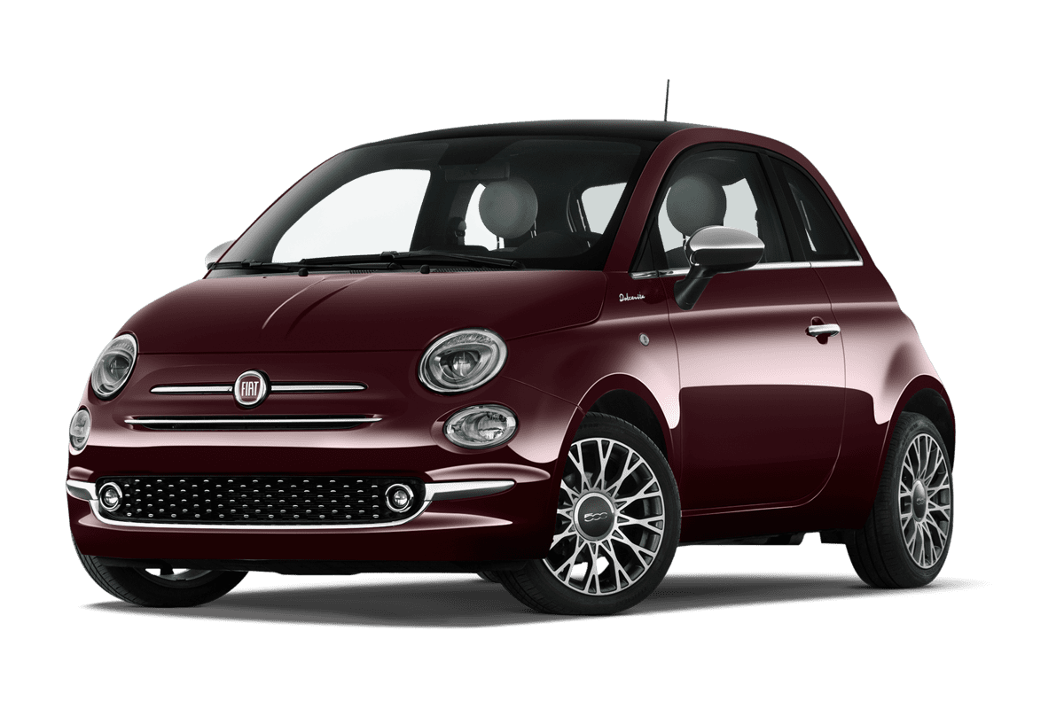 Tiefe, schräge Heckansicht eines Fiat 500 Dolcevita, freigestellt