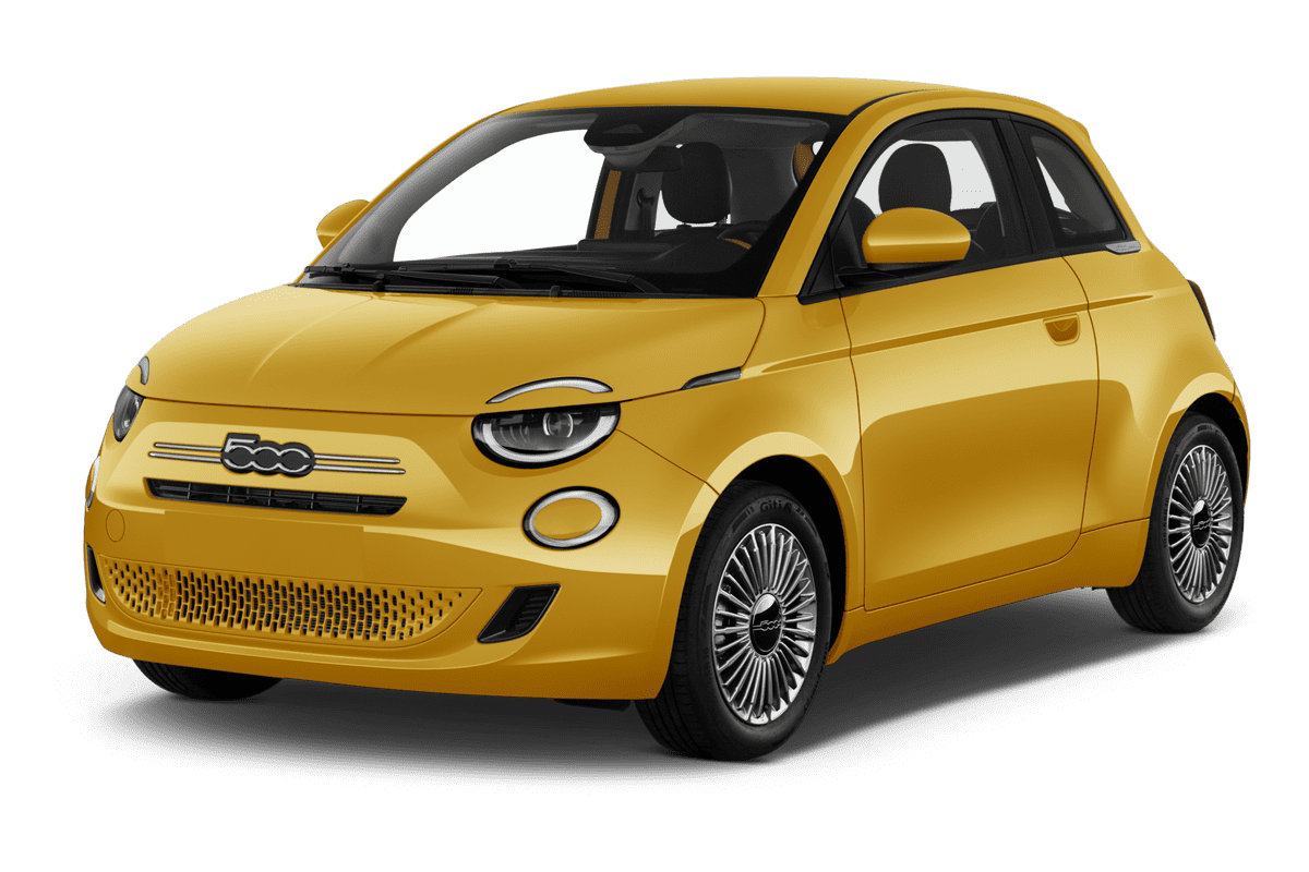 Schräge Frontansicht eines Fiat 500 Hybrid, freigestellt