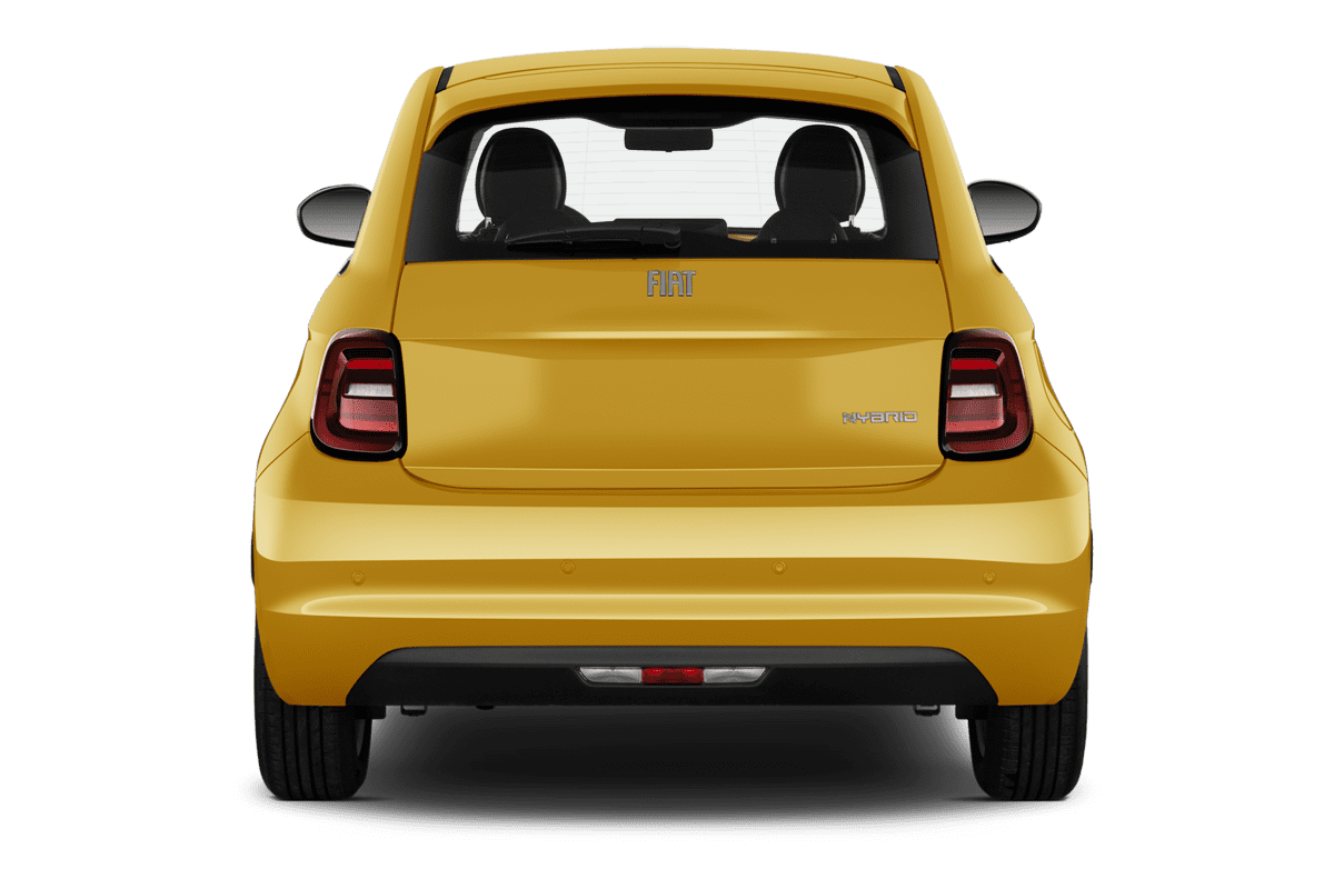 Heckansicht eines Fiat 500 Hybrid