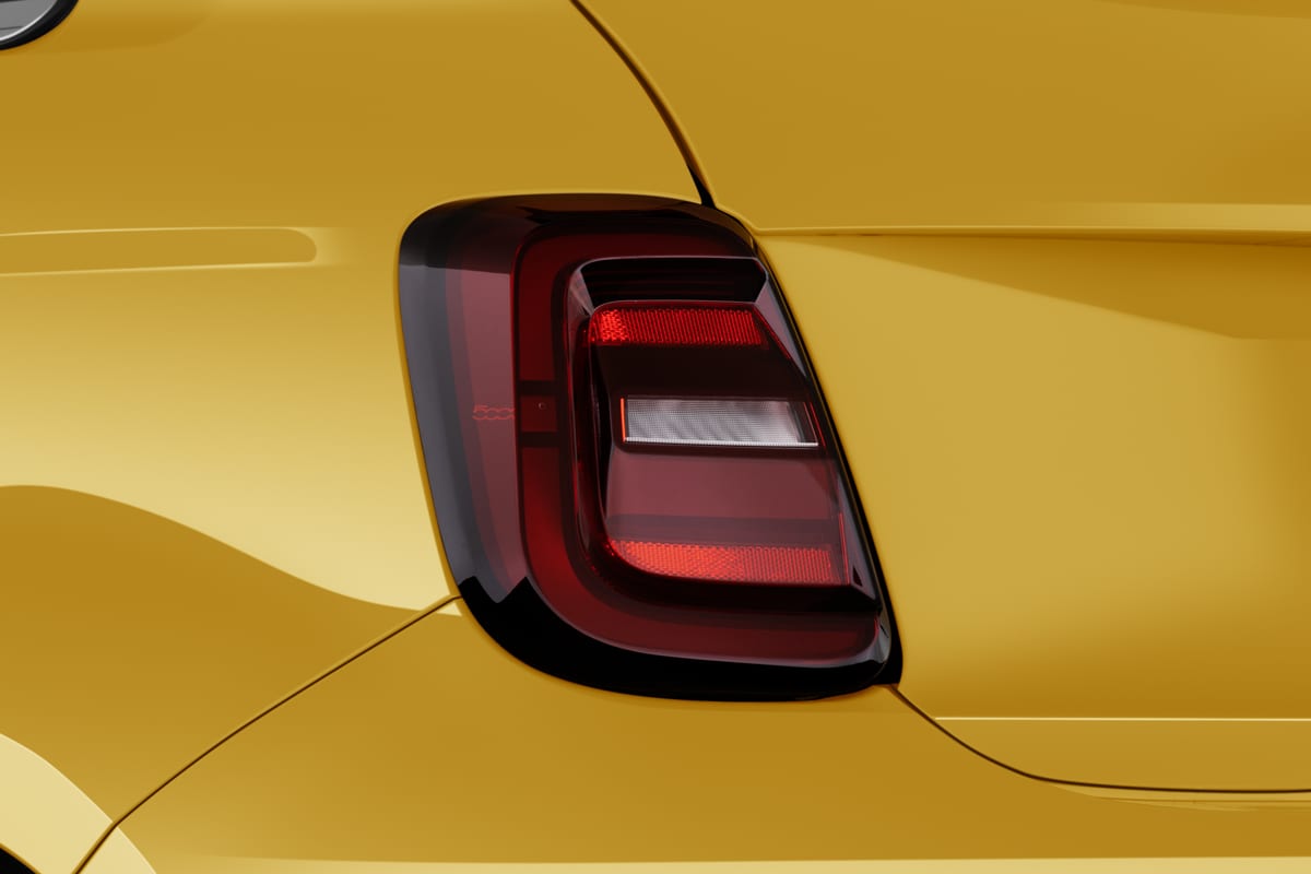Heckleuchten eines Fiat 500 Hybrid