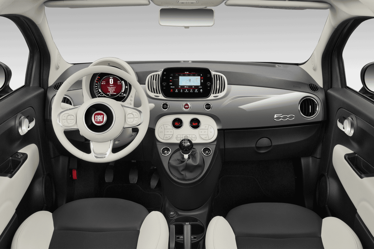 Armaturenbrett eines Fiat 500C Dolcevita