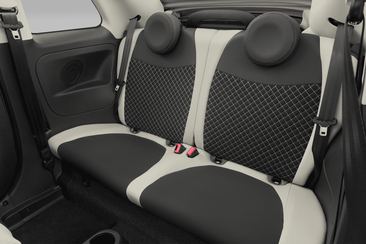 Rücksitzbank eines Fiat 500C Dolcevita