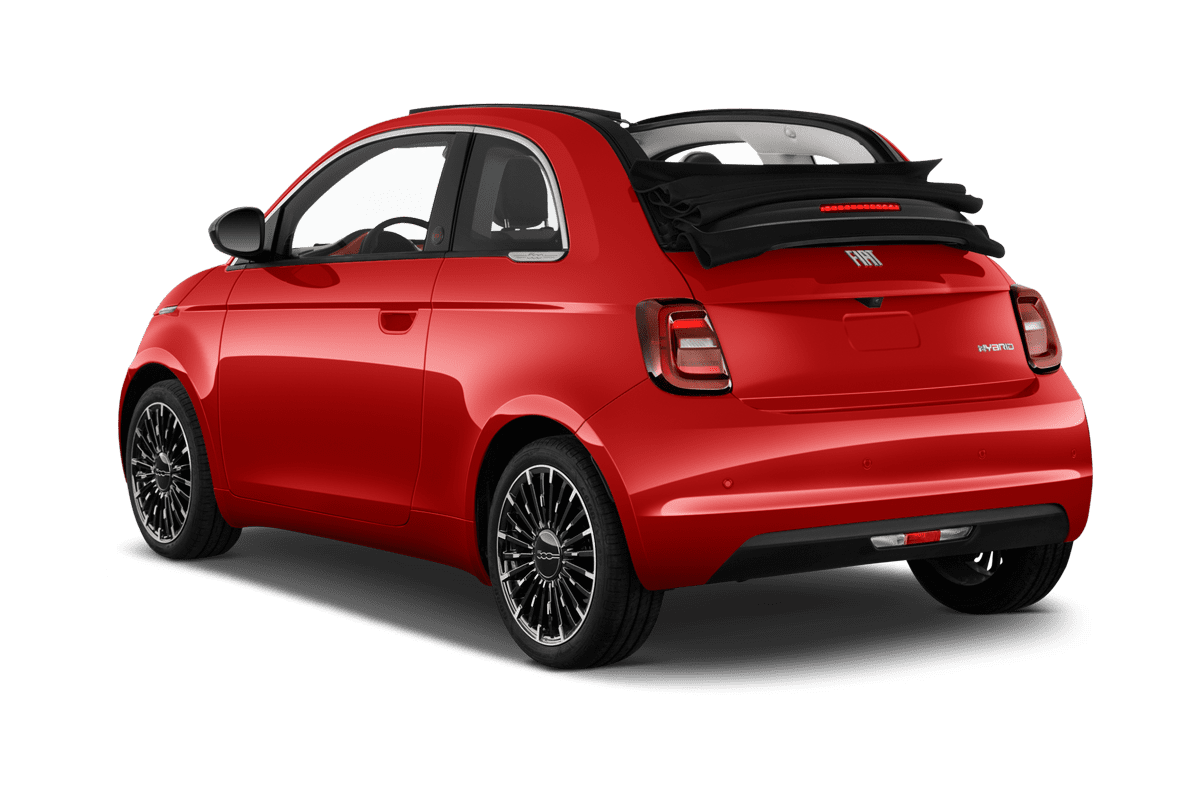Schräge Heckansicht eines Fiat 500C, freigestellt