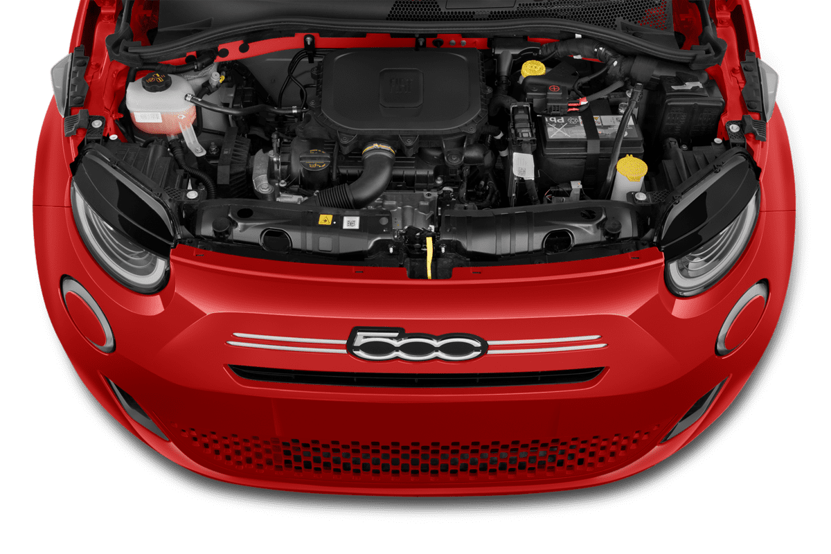 Motorraum eines Fiat 500C