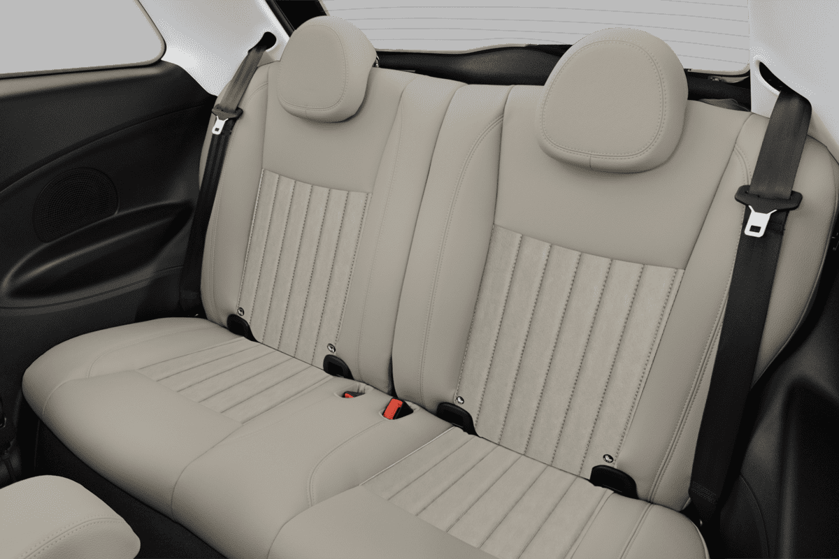 Rücksitzbank eines Fiat 500e
