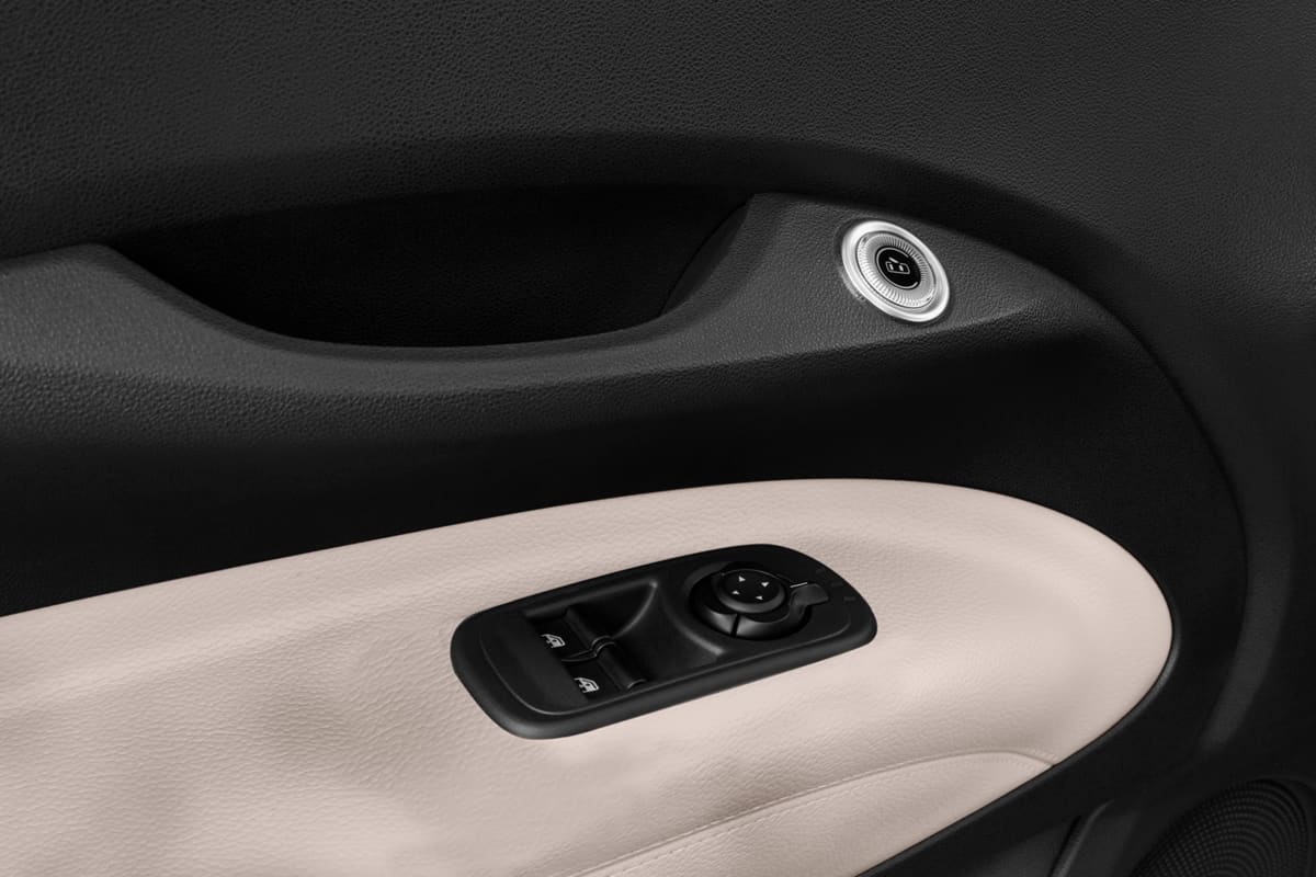 Türsteuerung eines Fiat 500e 3+1