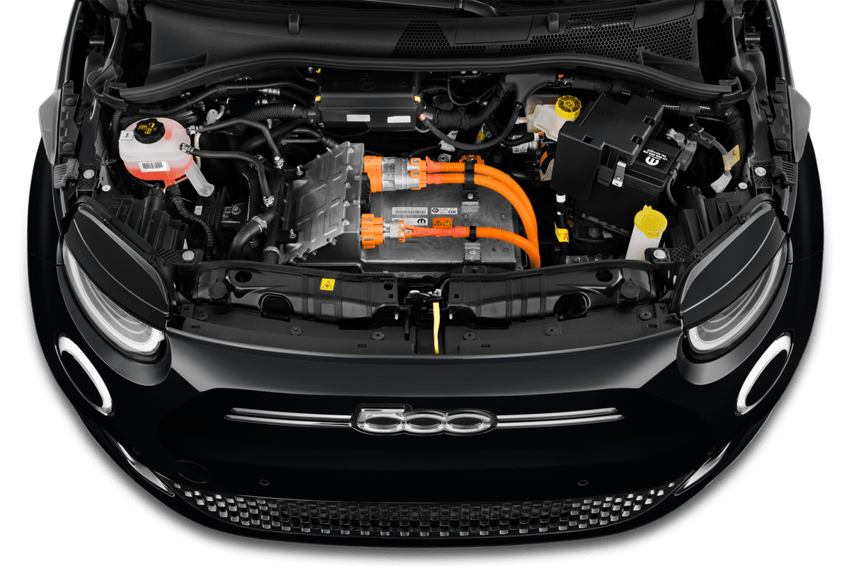 Motorraum eines Fiat 500e 3+1