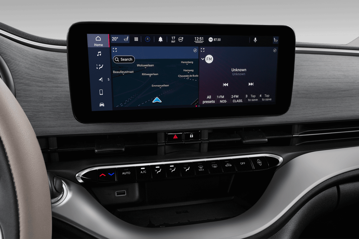 Mittelkonsole eines Fiat 500e 3+1